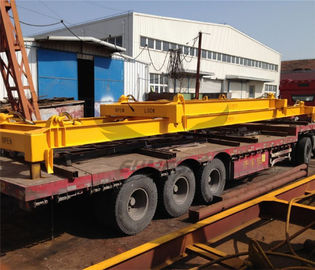 চীন 40Ft Semi Auto Gantry Crane Container Spreader / Containers Lifting Equipment সরবরাহকারী